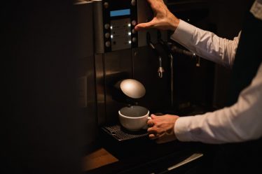 Vending machine café: sua parada rápida para o prazer do café 